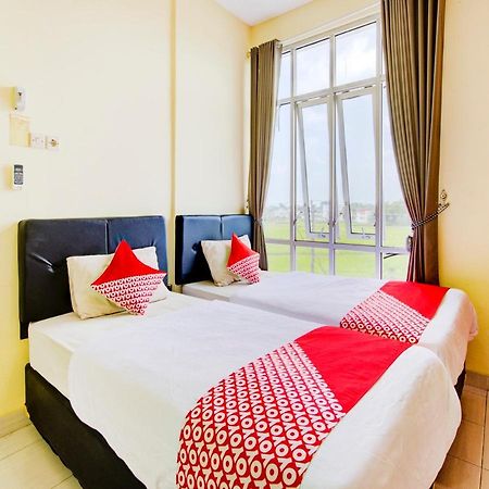 Oyo 3746 Double Tree Guesthouse Пурвокерто Экстерьер фото